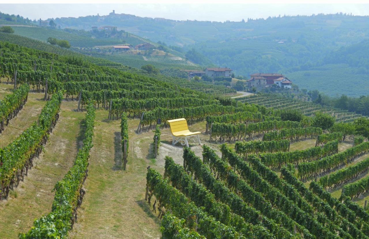 Agriturismo La Ruota Montelupo Albese Exteriör bild