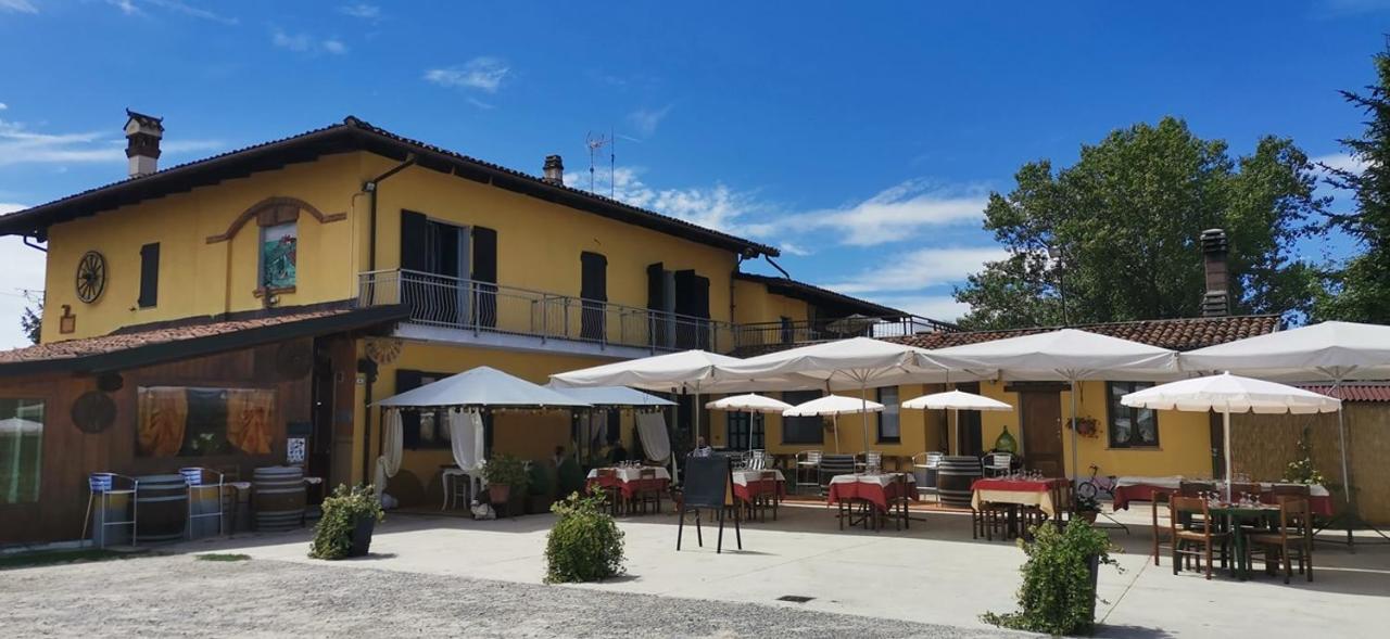 Agriturismo La Ruota Montelupo Albese Exteriör bild
